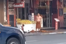Nhà sư Thái Lan đâm trọng thương người bán rong vì lý do lạ