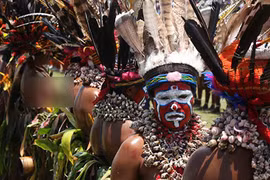 Nguồn gốc tục săn phù thủy kinh dị ở Papua New Guinea