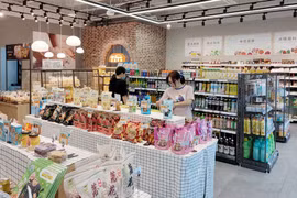 Giới trẻ Trung Quốc đổ xô mua thực phẩm sắp hết hạn dùng