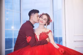 Lâm Khánh Chi tiết lộ món quà đặc biệt của ông xã tương lai