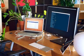 Tuân thủ phong thủy bàn làm việc để thăng tiến không ngừng