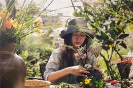 Bỏ việc về quê trồng hoa, nữ giám đốc khiến mọi người bất ngờ với thành quả