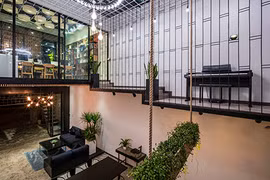 Nhà hoang Đà Nẵng "biến hình" thành biệt thự lộng lẫy