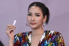 Sự cố ăn chè đậu gây sốt mạng xã hội của Á hậu Hoàng Thùy