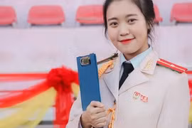 Ngắm nhìn "bông hồng" xinh đẹp, đa tài của Học viện Cảnh sát Nhân dân