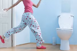 4 thói quen cực xấu trong nhà vệ sinh làm giảm tuổi thọ