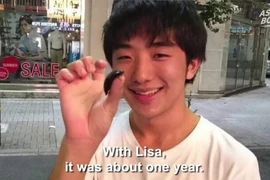 Chàng trai Nhật Bản hẹn hò với gián suốt một năm