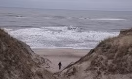 Video: Bên trong ngôi nhà ven biển kết nối internet cho cả thế giới