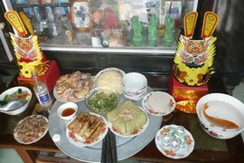 Video: Mâm cỗ tiễn ông Công, ông Táo của người Hà Nội xưa có gì?