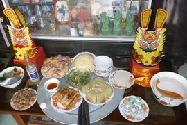 Video: Mâm cỗ tiễn ông Công, ông Táo của người Hà Nội xưa có gì?