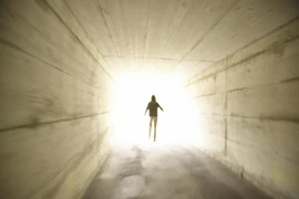 Giải mã ánh sáng trắng lúc lâm chung 