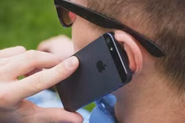 Nghiện smartphone có thể gây ung thư não, mất trí nhớ, điếc