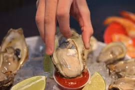 Bác sĩ khuyến cáo ăn hải sản nhớ lấy 1 điều kẻo hại thân