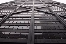 Video: Thoát chết khi thang máy rơi tự do hơn 80 tầng