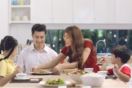 Bếp nhà và câu chuyện về lòng chung thủy