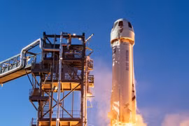 Sinh viên 18 tuổi sẽ bay vào vũ trụ cùng Jeff Bezos