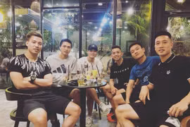 Cầu thủ Việt trong kỳ nghỉ lễ: Hồng Duy dọn rác, Ngọc Hải ở bên vợ con