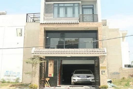 Lê Dương Bảo Lâm khoe ở nhà 7 tỷ, vợ đẹp, con xinh