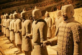 Vũ khí đáng sợ hơn cả “thủy ngân” trong lăng Tần Thủy Hoàng