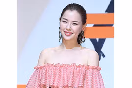 “Hoa hậu đẹp nhất Hàn Quốc” mặc trễ nải khoe vòng 1 bốc lửa