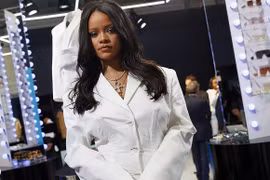 Bên trong biệt thự xa hoa mà Rihanna đang thuê giá 2 tỷ đồng/tháng