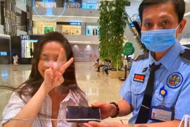 Quên điện thoại ở nơi công cộng, Hiền Thục may mắn được trả lại