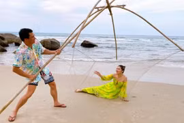 Thanh Tú rủ ông xã diễn cảnh "ông lão đánh cá và con cá vàng"