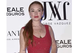 “Hết hồn” với gương mặt khác lạ của Lindsay Lohan