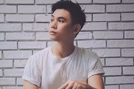 Nam ca sĩ bị tai biến gần như liệt nửa người là ai?