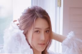 Lê Hà vẫn quyến rũ, gợi cảm dù đã là mẹ hai con