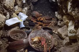 Tìm thấy mộ vua Maya 1.700 năm cùng mặt nạ ngọc cực đẹp