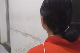 Nữ sinh lớp 9 tố bị vợ 2 của bố đánh chấn thương phải lưu ban