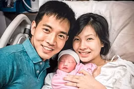 Anh chồng "soái ca" đỡ đẻ cho vợ ngay bên lề đường