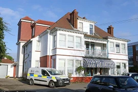 Lời khai sốc của thầy giáo quăng mẹ già từ ban công hơn 4 m