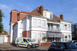 Lời khai sốc của thầy giáo quăng mẹ già từ ban công hơn 4 m