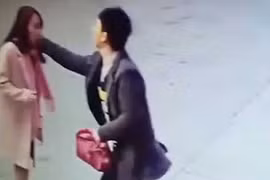 Video: Chủ shop tức tốc đi 800km để... đánh khách hàng phàn nàn dịch vụ