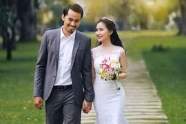 Vợ Duy Nhân rạng rỡ trong đám cưới em chồng