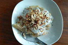 Bánh chuối hấp nước cốt dừa mới là món ăn “thần thánh” hiện nay