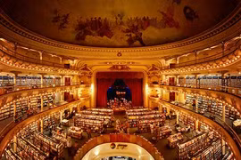 “Hô biến” nhà hát 100 tuổi thành hiệu sách tuyệt đẹp