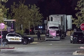 Thảm kịch buôn người: Phát hiện 8 người tử vong trong xe tải