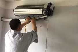 Nửa đêm vợ chồng kéo nhau ra nhà nghỉ vì nắng nóng