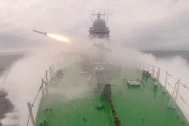 Video: Chiến hạm Nga thử tên lửa phòng không trên biển Nhật Bản