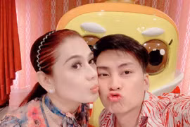 Lâm Khánh Chi hạnh phúc báo tin sắp được làm mẹ 