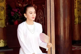 Theo trend "mợ 2", Ngọc Thiện khoe nhan sắc trong bộ đồ bà ba