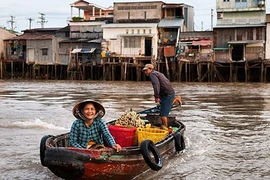 Ngừng ca thán vì ế, xách balo lên và đi, Tuổi trẻ ơi!