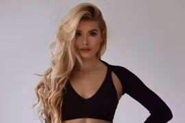 Từ cô gái chỉ nặng 45 kg đến người mẫu thể hình nổi tiếng thế giới