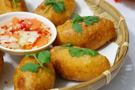 Trời lạnh "thèm vật vã" bánh rán mặn giòn thơm, nóng hổi