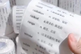 Video: Vừa đi vệ sinh vừa học tiếng Anh hiệu quả với "bí kíp" này