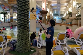 Đau đầu vì hàng vạn người bị camera bí mật quay lén cảnh khỏa thân