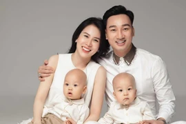 Nhan sắc vợ kém 8 tuổi từng là tiếp viên hàng không của MC Thành Trung